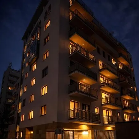 Apartment Mokotovia Premium 100m2, Garaz, Winda, 5 Lozek, Wanna Z Hydromasazem, Prysznic, 2 Toalety, F-vat Warsaw
