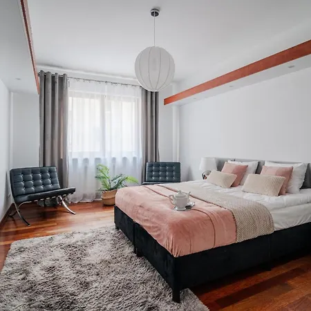 Lejlighed Mokotovia Premium Apart 100M2, Garaz, Winda, 5 Lozek, Wanna, Prysznic, 2 Toalety, F-Vat Warszawa