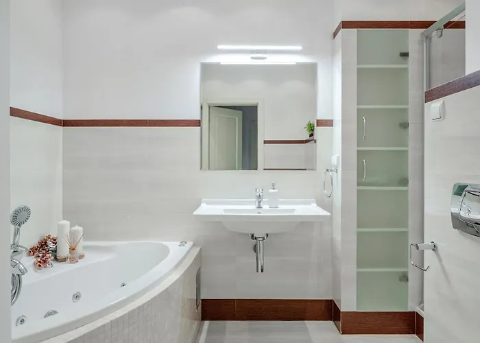 Mokotovia Premium 100m2, Garaz, Winda, 5 Lozek, Wanna Z Hydromasazem, Prysznic, 2 Toalety, F-vat Varşova