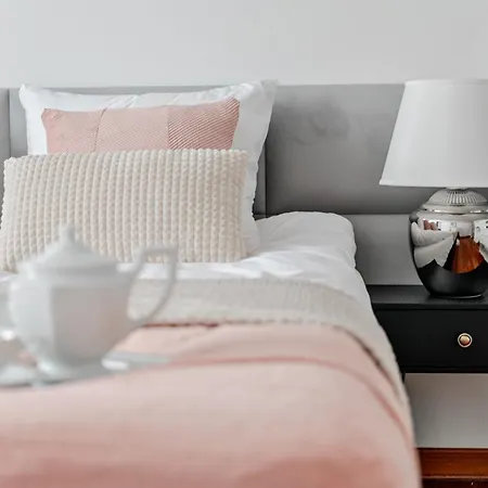 Mokotovia Premium 100m2, Garaz, Winda, 5 Lozek, Wanna Z Hydromasazem, Prysznic, 2 Toalety, F-vat
